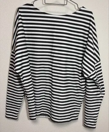 [ FORME ] 스트라이프 패턴 긴팔 보트넥 상의