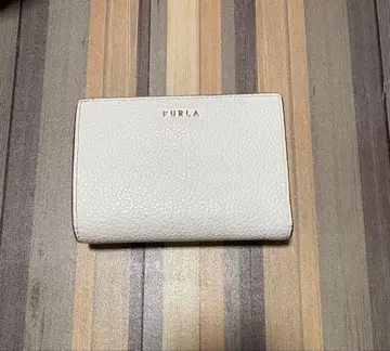 FURLA 접이식 지갑 화이트