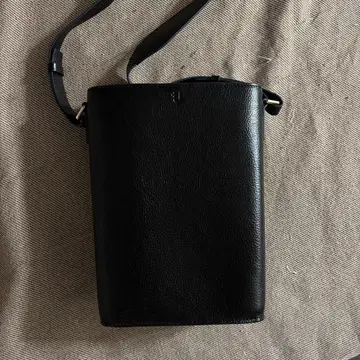 블랙 UNIQLO +J 콜라보 가죽 숄더백