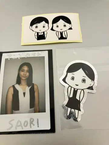 안드로이드 언니 SAORI 친필 사인 폴라로이드 & 씰 세트