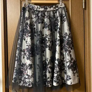 새상품급 tobechic 빅 사이즈 46 플라워 프린트 샤샤 스커트