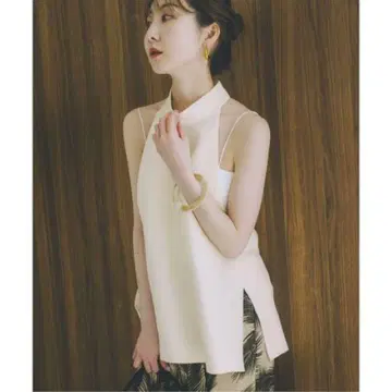 [ NOBLE ] 홀터넥 사이드 오픈 블라우스 화이트 F