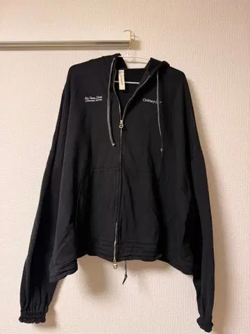 SHINYA KOZUKA ORDINARY GIANT ZIP HOODIE