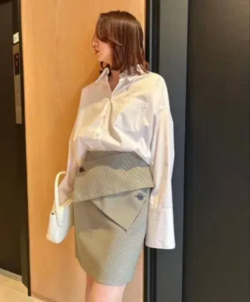 FRAY I.D 프레이 아이디 크로스 벨트 미니 스커트