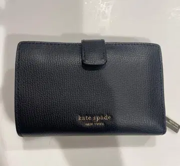 케이트 스페이드 블랙 가죽 이단 접이식 지갑