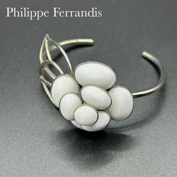 새상품급 Philippe Ferrandis 화이트 플라워 모티브 팔찌