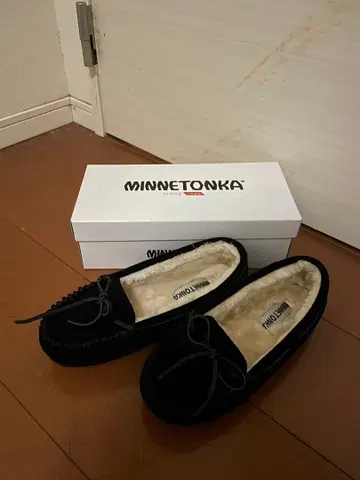 미네통카 캘리 블랙 모카신 25cm