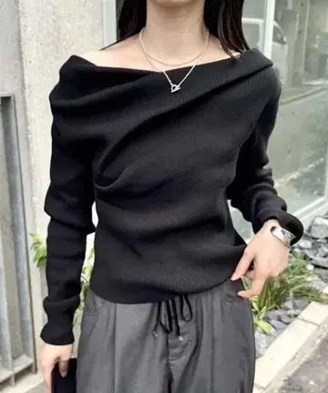 mystic 오프숄더 리브 니트