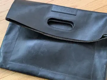 블랙 가죽 클러치백