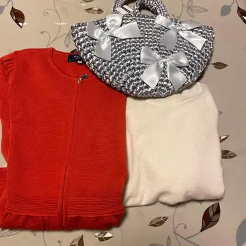 오렌지 가디건 화이트 스웨터 백 발췌 있음