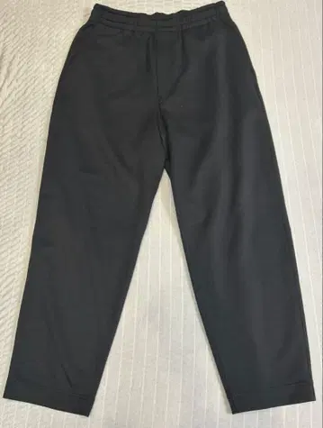 UNIQLO U 블랙 에어리즘 맨투맨