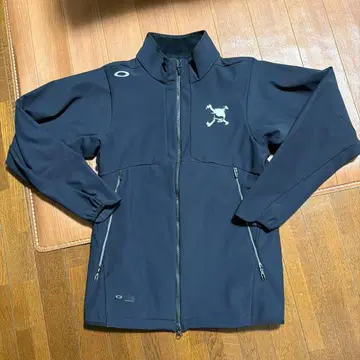 오클리 Skull Moveable Insulation Jacket 중고품