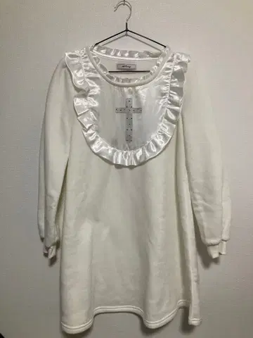 앙크루즈 화이트 원피스 프릴 십자가 크로스 양산형 지뢰계