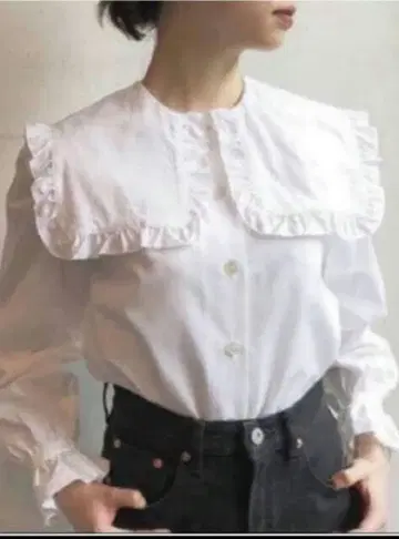 오오시마레이 프릴 칼라 블라우스