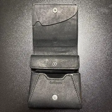 com-on 블랙 가죽 이단 접이식 지갑