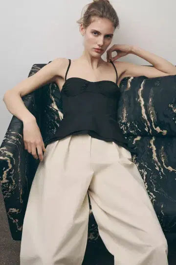 ZARA 자라/ZW 컬렉션 뷔스티에 상의 블랙 페플럼 뷔스티에