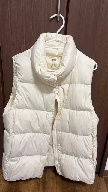 UNIQLO 아이보리 다운 베스트