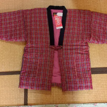 미사용 빨간색과 체크 무늬의 도테라 일본제