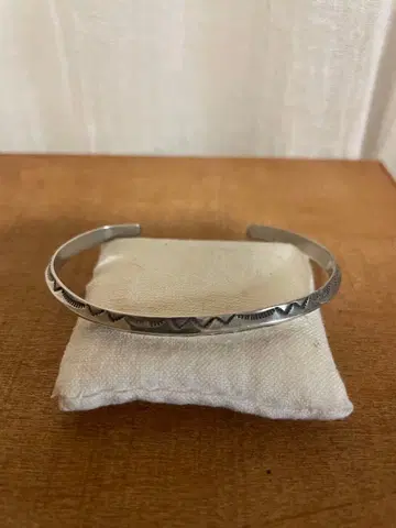 레이 아다카이 실버 뱅글