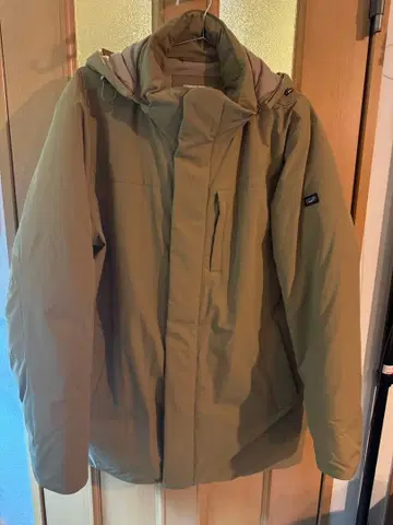 크로커다일 다운 코트