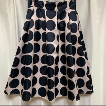 [ 토코 클로젯 ] 도트 무늬 미디 스커트