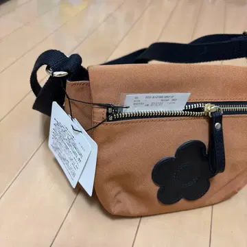 MARY QUANT 브라운 숄더백