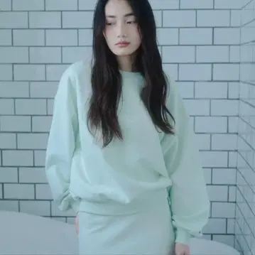 smyeon 크루넥 소매 자수 맨투맨 라이트 그린