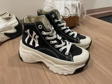 MLB 코리아 청키 하이 뉴욕 양키스 스니커즈 23cm