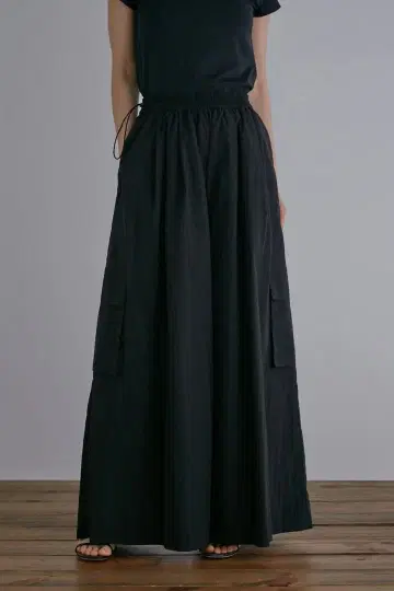 LE PHIL 라이트 나일론 와이드 팬츠