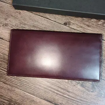 미사용 새상품 코도반 장지갑 버건디