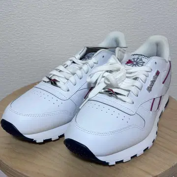 리복 클래식 스니커즈