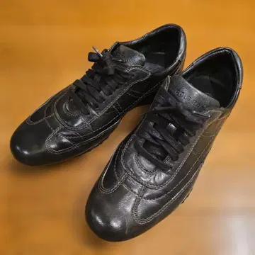 블랙 가죽 스니커즈 25cm