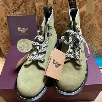 닥터마틴 6홀 아미그린 부츠