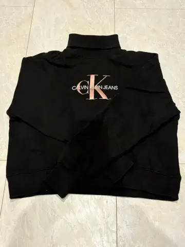 캘빈 클라인 진스 블랙 맨투맨