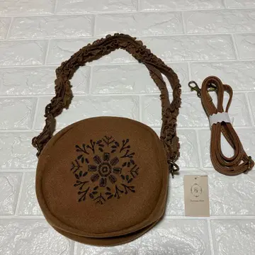 사만사 모스모스 카멜 멀티 스트랩 꽃무늬 자수 미니백 택 포함 새상품