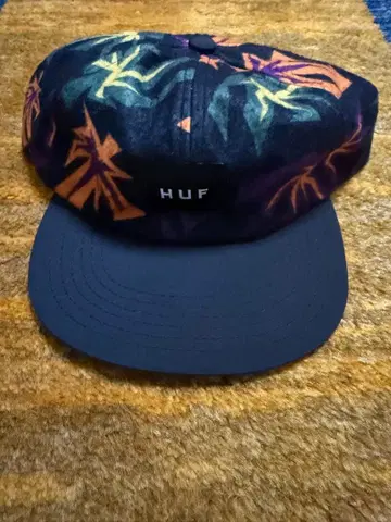 HUF 트로피컬 패턴 캡