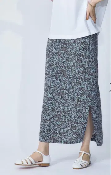 새상품급 로페 ROPE 레이온 라이크 폴리 플라워 프린트 스커트 36