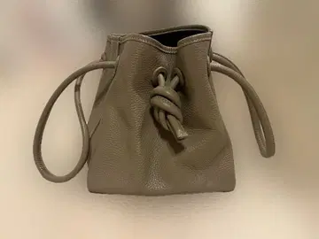 VASIC 본드 미니 그레이 가죽 복조리형 핸드백, 숄더백