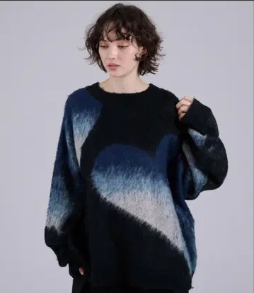 그라데이션 하트 샤기 니트 온셰리 L 사이즈