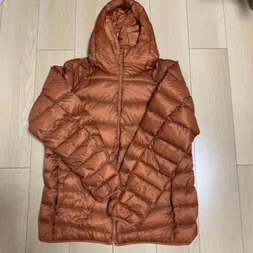 UNIQLO 울트라 라이트 다운 후드 부착 다운 자켓
