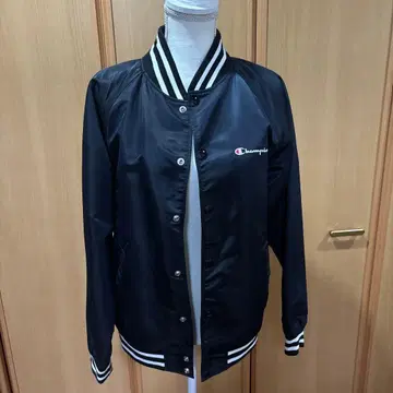 Champion 블랙 바시티 자켓