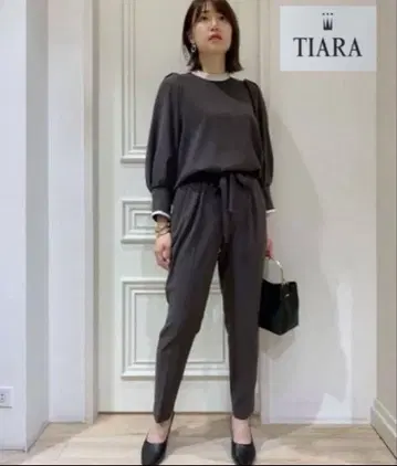 TIARA 티아라 바이컬러 블라우스 브라운