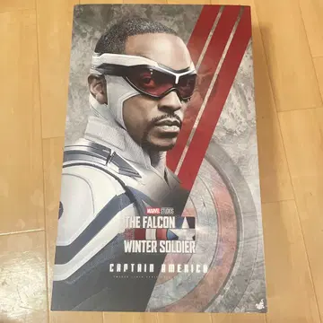 핫토이즈 무비 마스터피스 캡틴 아메리카 샘 윌슨