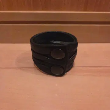 Red Moon 가죽 팔찌