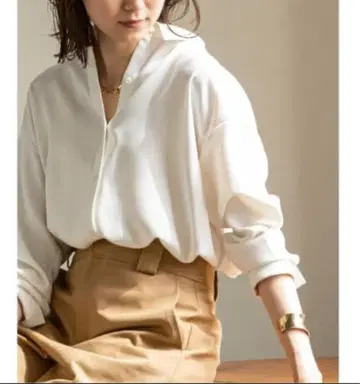 NOBLE 시즌 컬러 플레인 셔츠 화이트