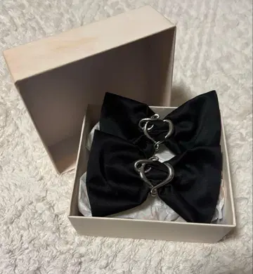 the virgins 리본 머리핀 헤어핀 (black)