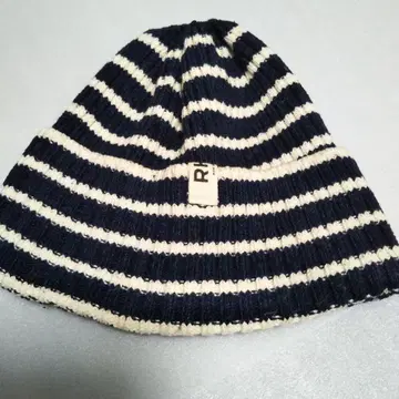 RHC Ron Herman 론 헤르만 화이트 네이비 보더 니트 캡