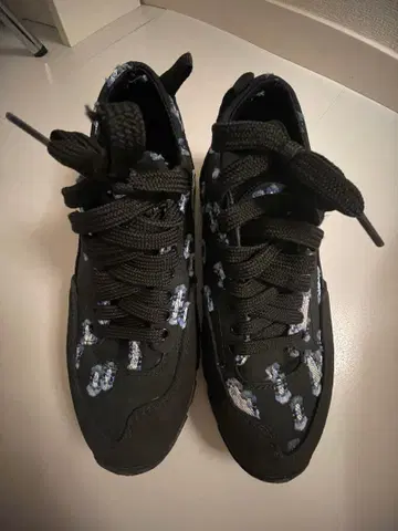 CECILIE BAHNSEN DIEMME 블랙 블루 꽃무늬 스니커즈