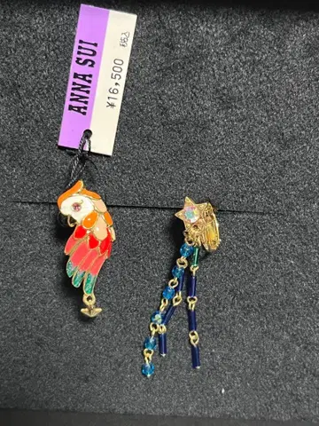 ANNA SUI 앵무새 귀찌