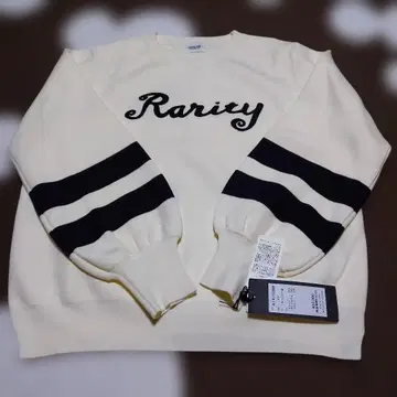 Rarity 자수 아이보리 스웨터